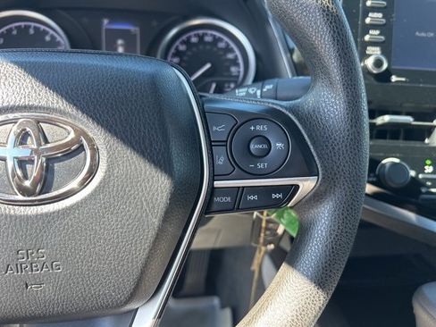 Used 2021 Toyota Camry LE image 19