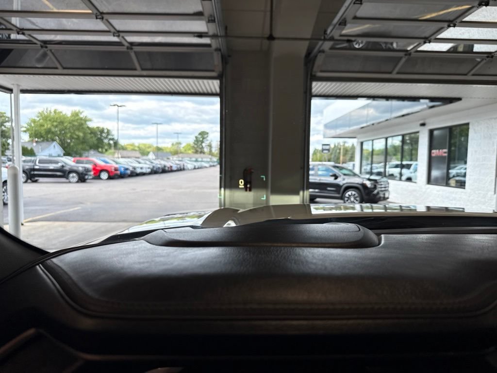 Used 2024 GMC Sierra 1500 Denali w/ Technology Package AWD/4WD image 38