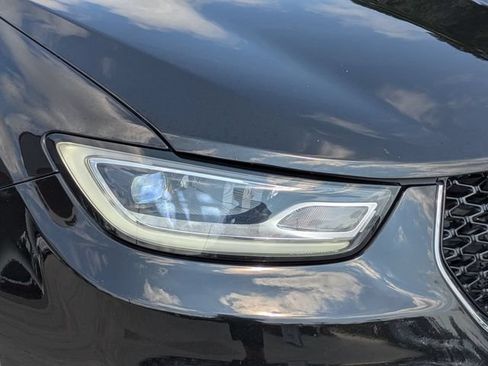 Used 2024 Chrysler Pacifica Limited FWD image 10