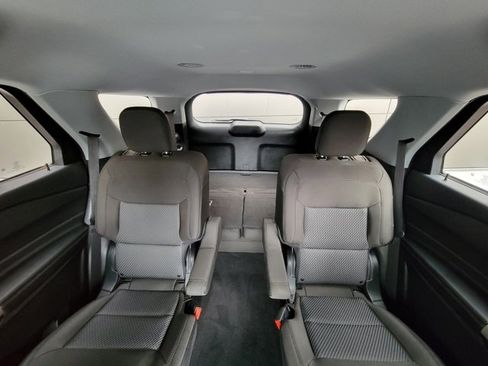 Used 2023 Ford Explorer XLT image 15