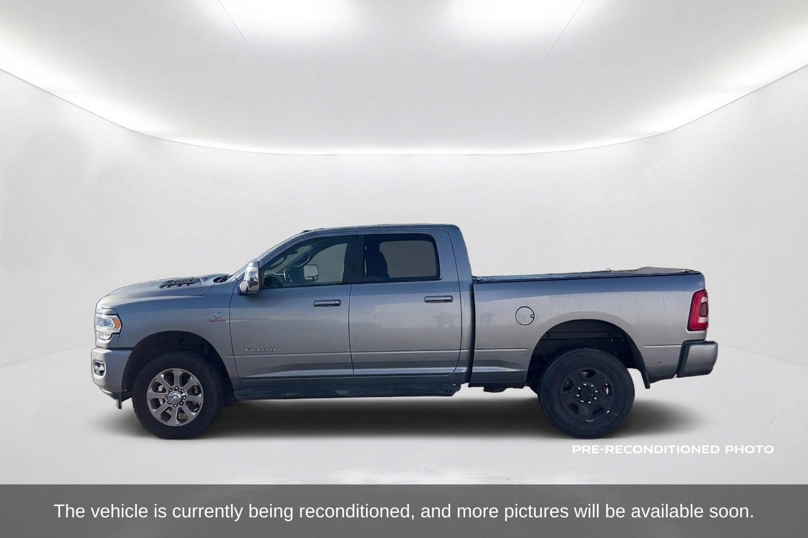 Used 2023 RAM 2500 Laramie AWD/4WD image 9