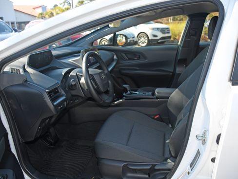 Certified 2024 Toyota Prius LE image 7