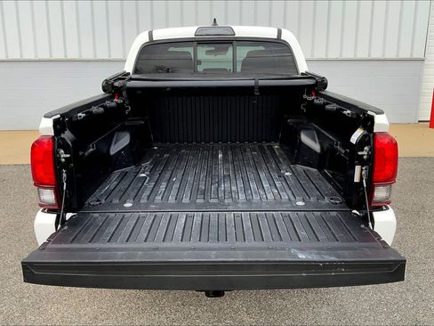 Used 2019 Toyota Tacoma SR AWD/4WD image 34