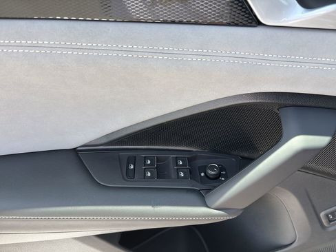 New 2025 Volkswagen Tiguan SE FWD image 26