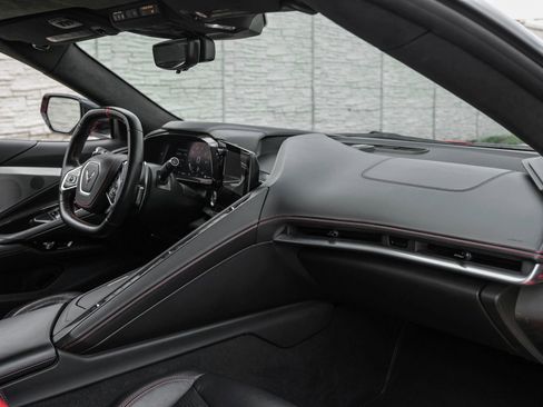Used 2021 Chevrolet Corvette Stingray Premium Conv w/ Z51 Performance Package RWD image 13