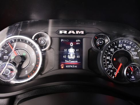Used 2023 RAM 2500 Big Horn w/ Night Edition AWD/4WD image 4