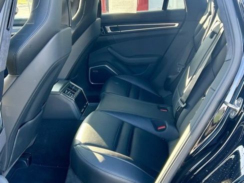 Used 2021 Porsche Panamera GTS image 8