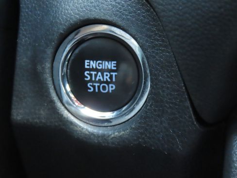 Used 2022 Toyota RAV4 XLE Premium FWD image 28
