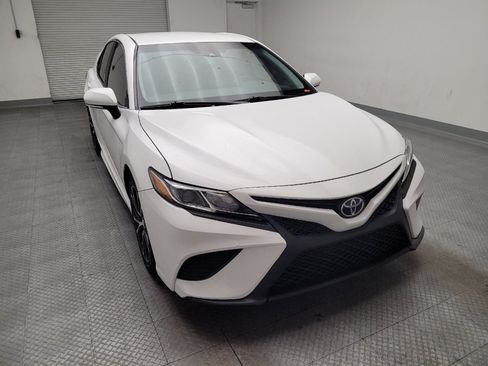 Used 2018 Toyota Camry SE w/ Convenience Package FWD image 14