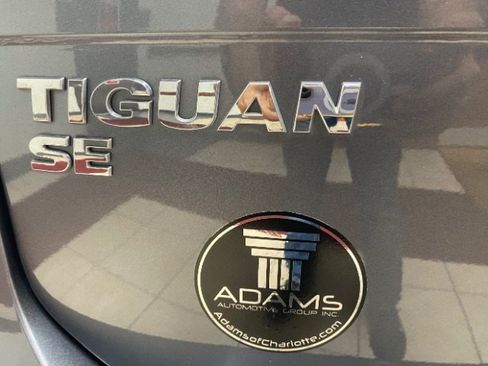 Used 2021 Volkswagen Tiguan SE FWD image 15