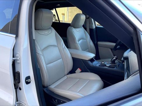 Used 2019 Cadillac XT4 Premium Luxury image 9