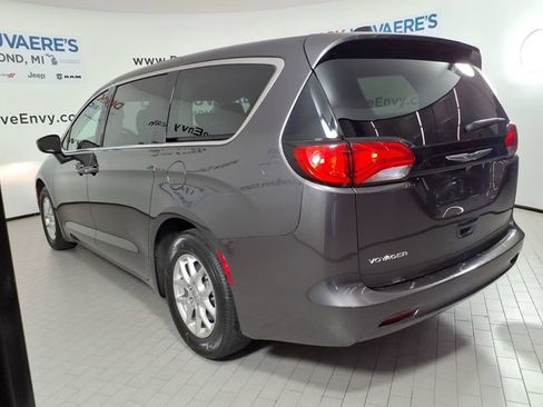 Used 2023 Chrysler Voyager LX FWD image 6