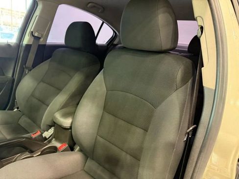 Used 2016 Chevrolet Cruze LT w/ Technology Package image 23