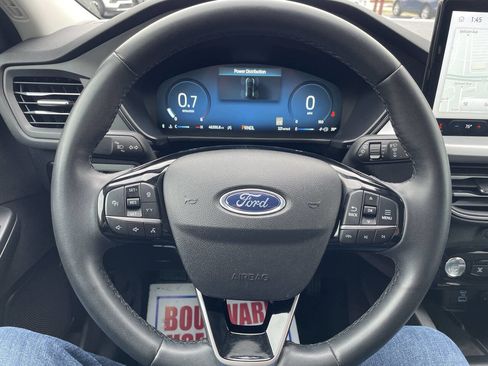 Used 2023 Ford Escape Platinum image 15