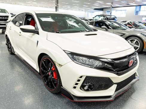 Used 2018 Honda Civic Type R image 3