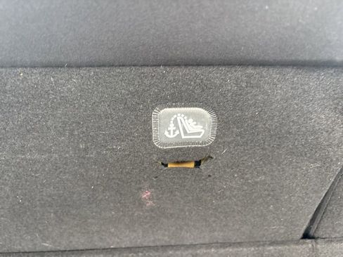 Used 2018 Toyota RAV4 LE image 33
