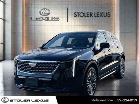 Used 2024 Cadillac XT4 Premium Luxury image 3