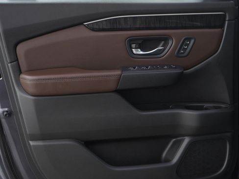 Used 2023 Honda Pilot Elite image 23