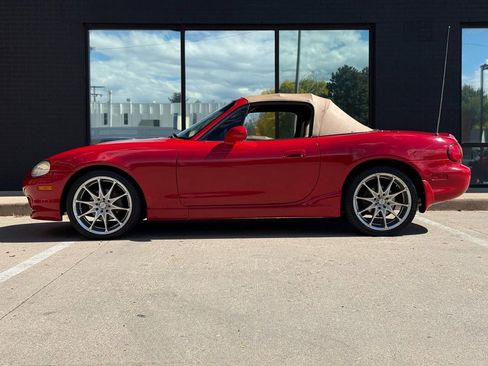 Used 1999 MAZDA MX-5 Miata image 19