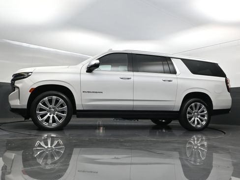 Certified 2022 Chevrolet Suburban Premier AWD/4WD image 46