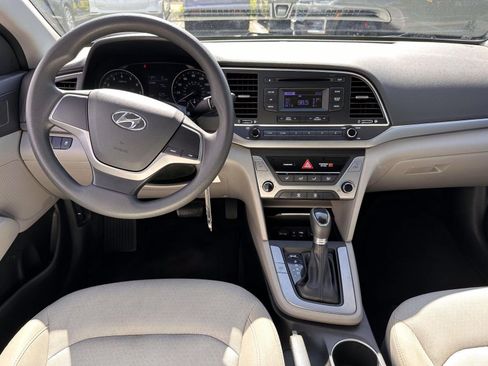 Used 2017 Hyundai Elantra SE FWD image 15