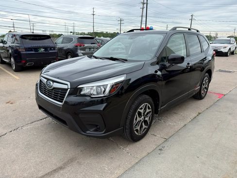 Used 2020 Subaru Forester Premium AWD/4WD image 6