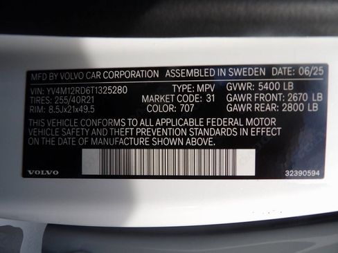 New 2026 Volvo XC60 B5 Ultra w/ Climate Package image 27