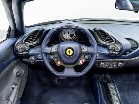 Used 2018 Ferrari 488 Spider image 63