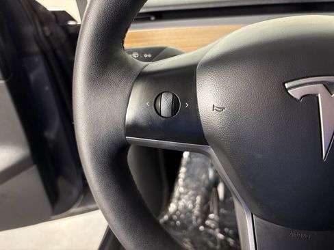 Used 2022 Tesla Model Y Performance AWD/4WD image 21