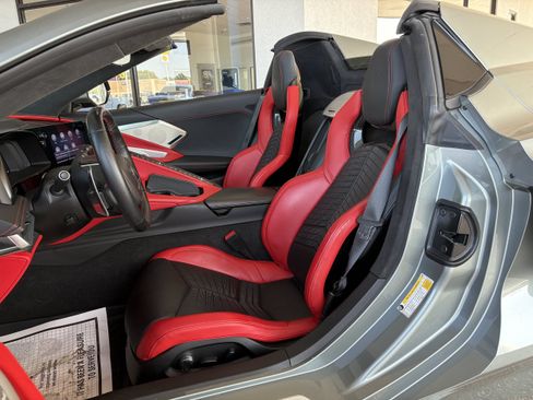 Used 2023 Chevrolet Corvette Stingray Premium Conv w/ Z51 Performance Package RWD image 9