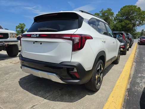 Certified 2025 Kia Seltos EX w/ EX Sunroof Package FWD image 19