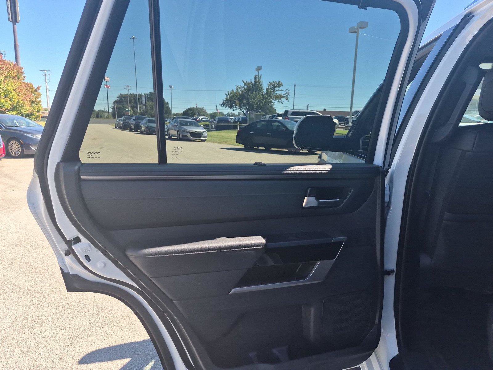 Used 2025 Toyota Sequoia Limited AWD/4WD image 31