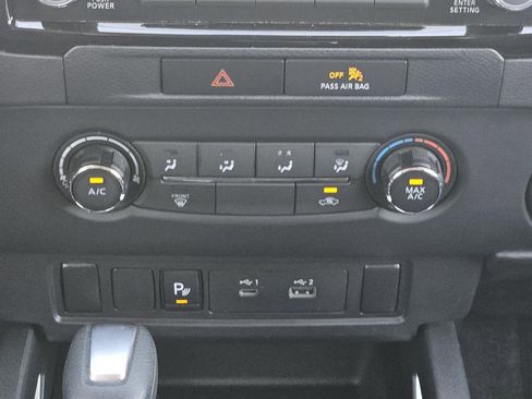 Used 2022 Nissan Frontier SV w/ Technology Package image 14