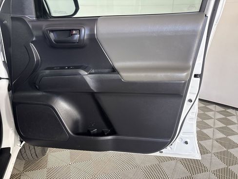 Used 2020 Toyota Tacoma SR image 28