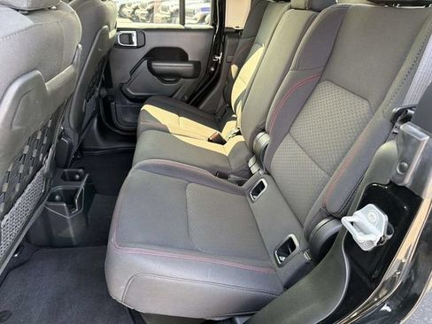 Used 2023 Jeep Gladiator Rubicon w/ Cold Weather Group AWD/4WD image 20