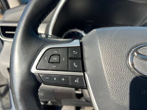 Used 2022 Toyota Highlander Platinum AWD/4WD image 16