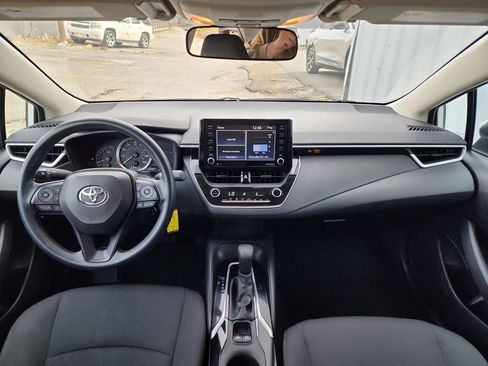 Used 2022 Toyota Corolla LE image 17