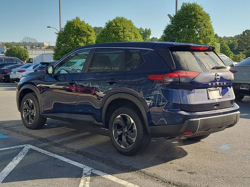 Used 2024 Nissan Rogue SV FWD image 5