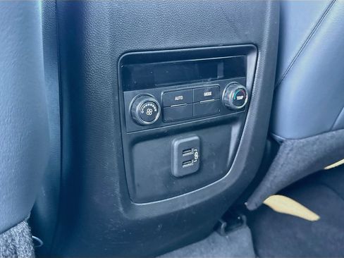 Used 2023 Buick Enclave Essence w/ Experience Buick Package AWD/4WD image 31