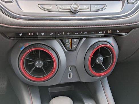 Used 2025 Chevrolet Blazer RS image 26