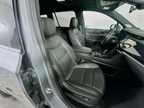 Used 2025 Cadillac XT6 Premium Luxury image 35