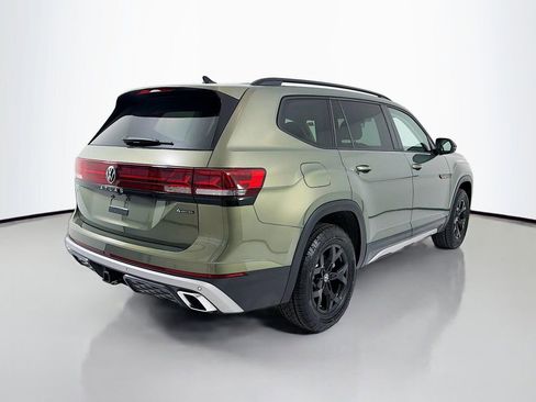 Used 2025 Volkswagen Atlas Peak Edition SE image 7