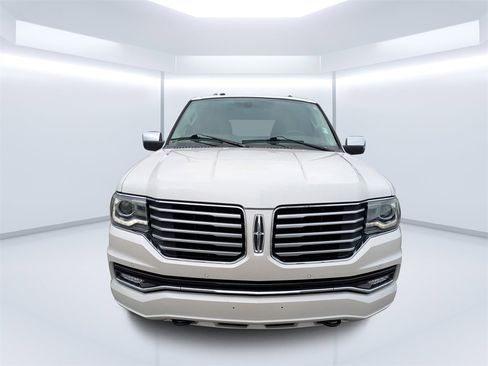 Used 2015 Lincoln Navigator L 4WD image 8