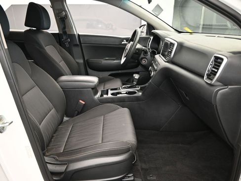 Used 2020 Kia Sportage LX image 38