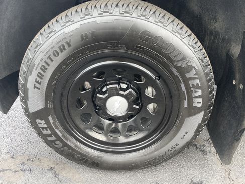 Used 2024 Chevrolet Colorado W/T w/ Advanced Trailering Package image 32