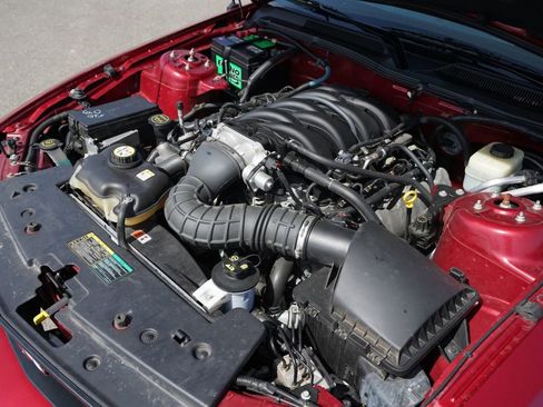Used 2006 Ford Mustang GT Premium RWD image 32