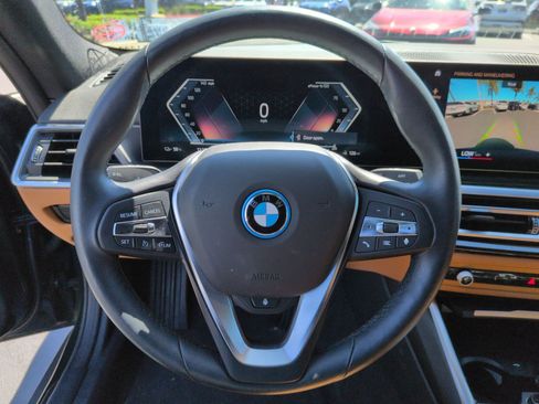Used 2023 BMW i4 eDrive35 w/ Premium Package image 18