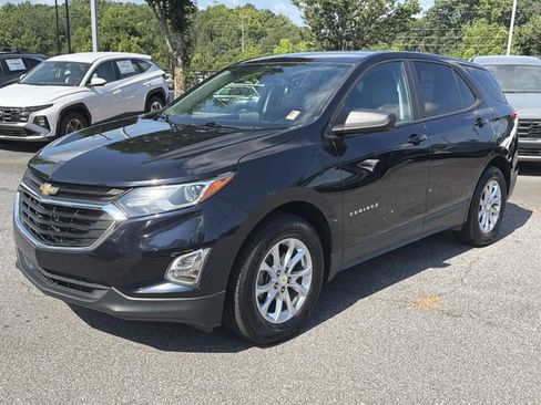 Used 2020 Chevrolet Equinox LS w/ LS Convenience Package FWD image 3