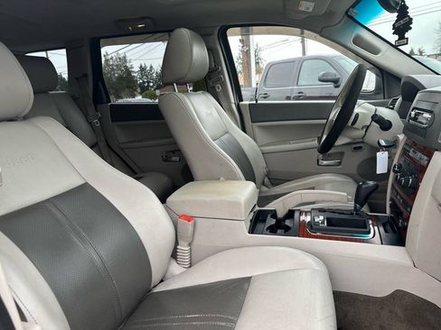 Used 2005 Jeep Grand Cherokee Limited AWD/4WD image 26