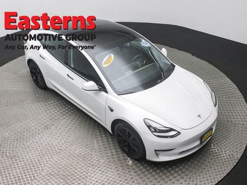 Used 2021 Tesla Model 3 Standard Range Plus image 4